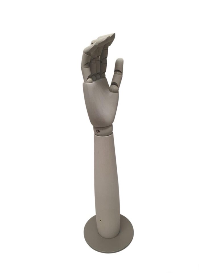 Mano con antebrazo de madera, pintada, con base, 46cm alto. - Imagen 4