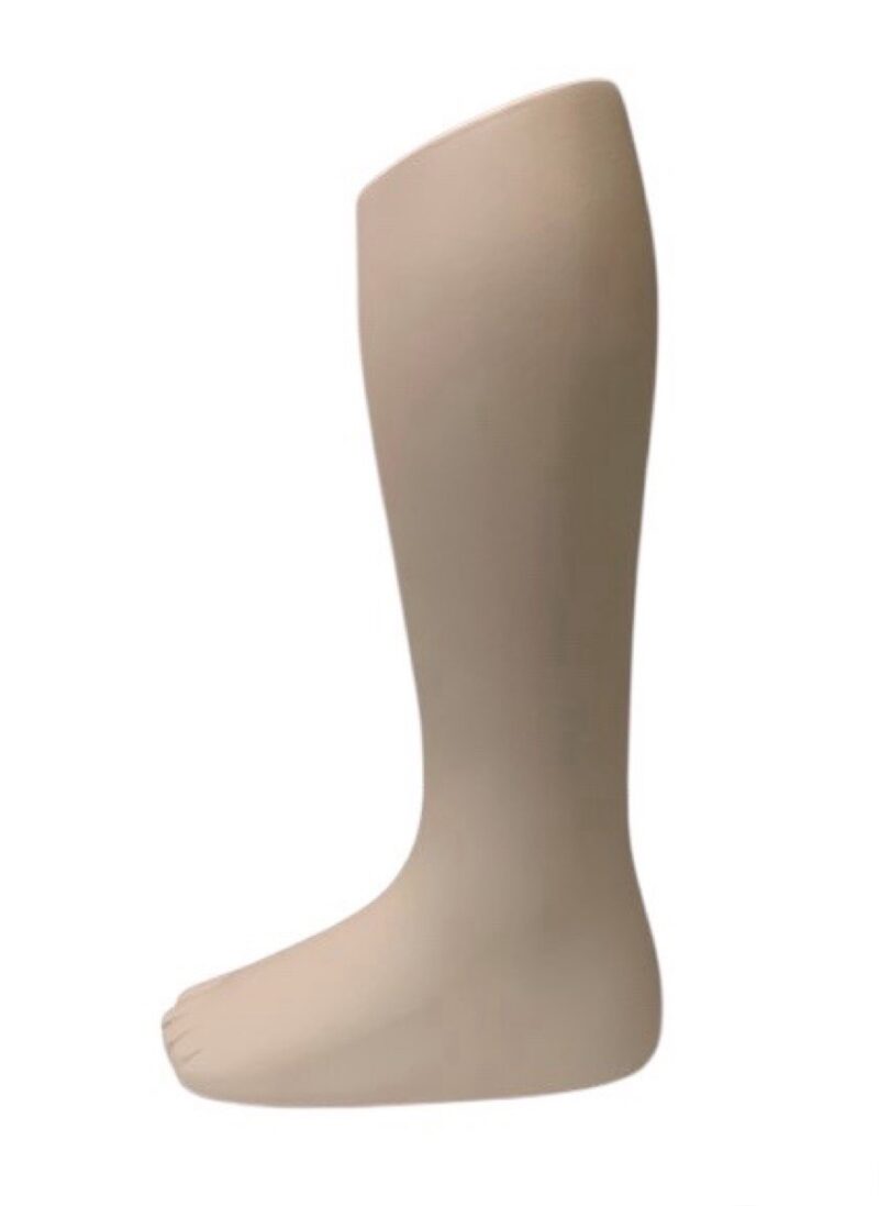 Pie izquierdo infantil 8 años, color carne.